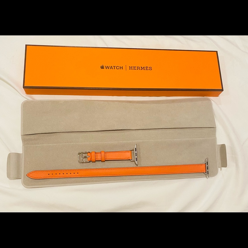 Brand New! Hermès double tour signature orange band for Apple Watch! Never worn!